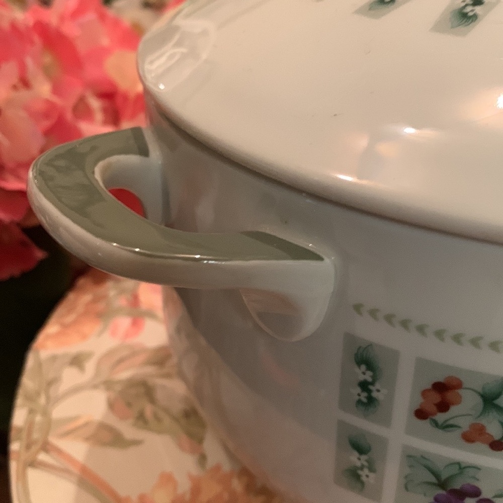 "TAPESTRY" BY ROYAL DOULTON MINT 2 QT. ROUND COVERED CASSEROLE. RARE VTG. - Picture 8 of 13